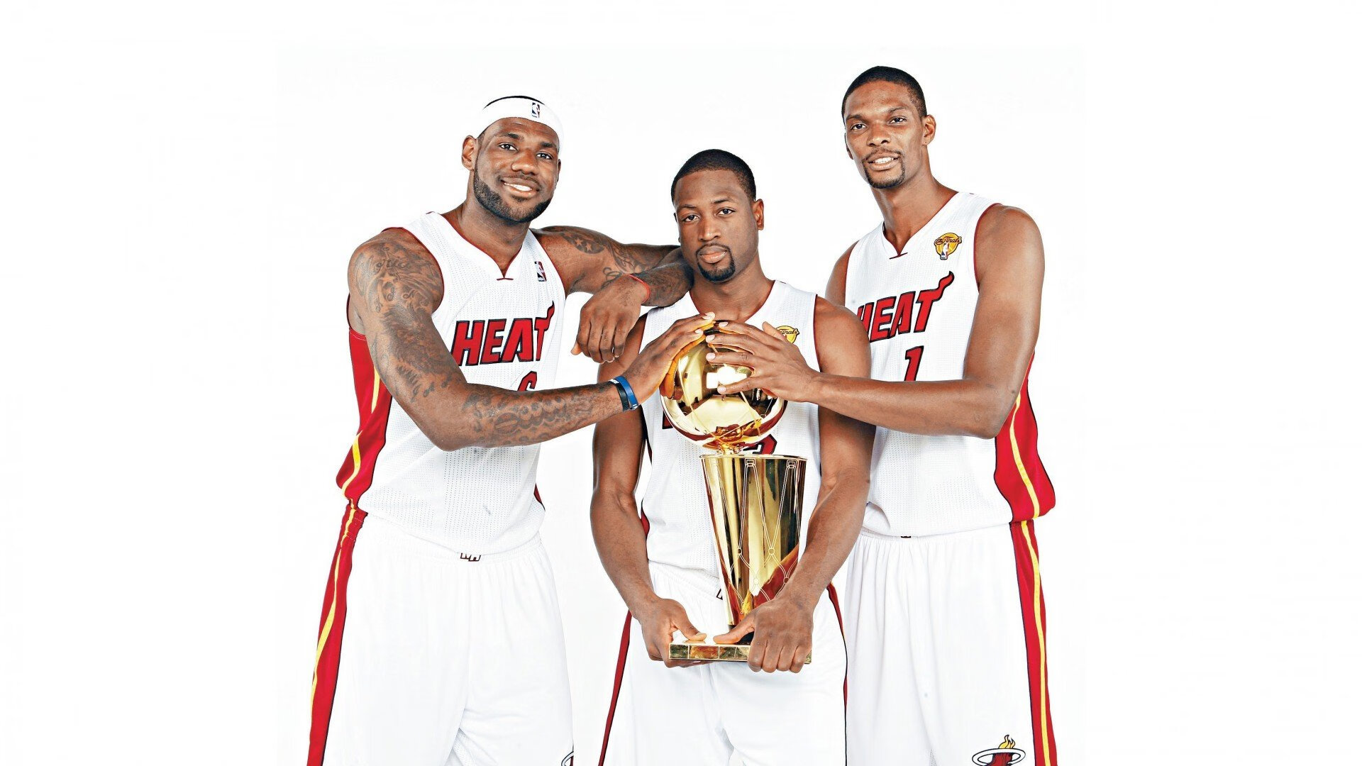 中国篮球国际交流合作稳步推进，扩大影响力，国际篮球联合会与中国篮球协会的英文缩写分别是